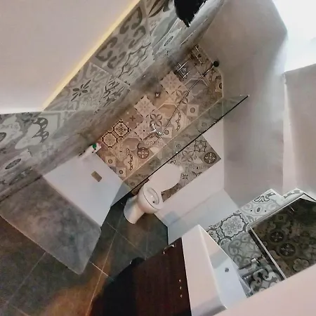 Vivienda San Justo בית הארחה *