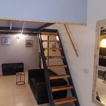 Vivienda San Justo בית הארחה *